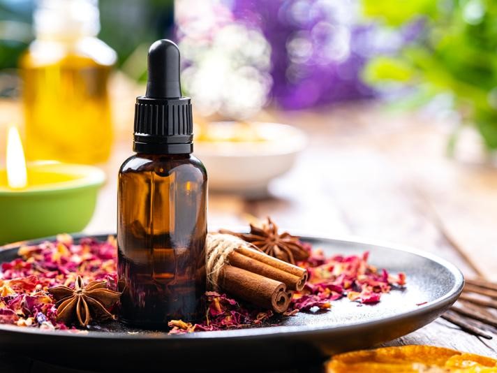 Aromatherapy & Essential Oils for Health & Home